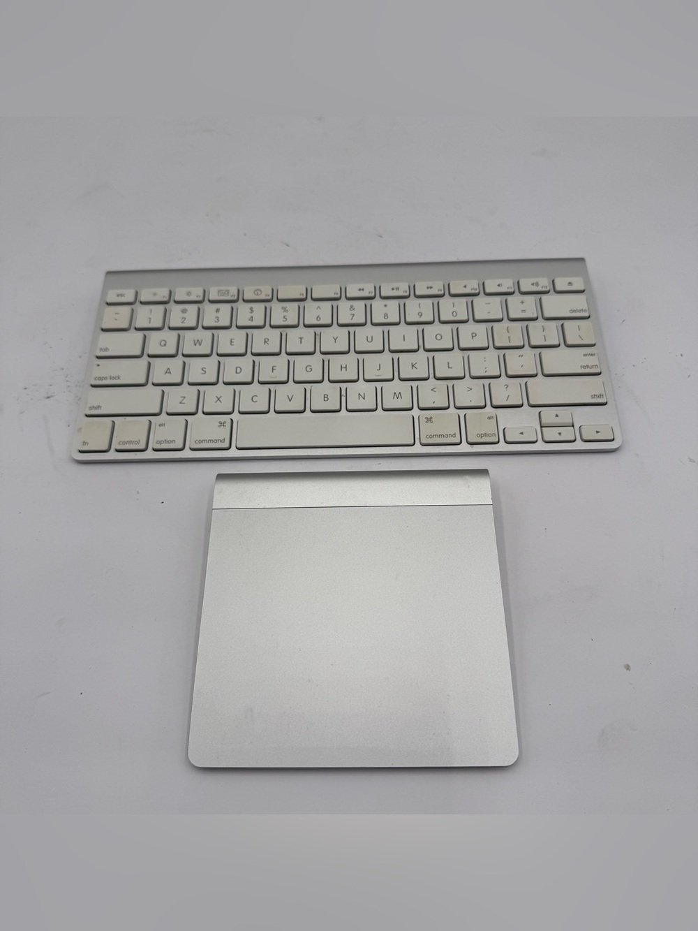 E4 Apple Wireless Keyboard A1255 + Magic Trackpad A1339 Bluetooth Bundle